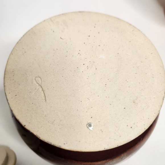 Hand Thrown Studio Art Pottery JAR With Lid Artist Signed 7" with Lid Earth Tone - Picture 5 of 8